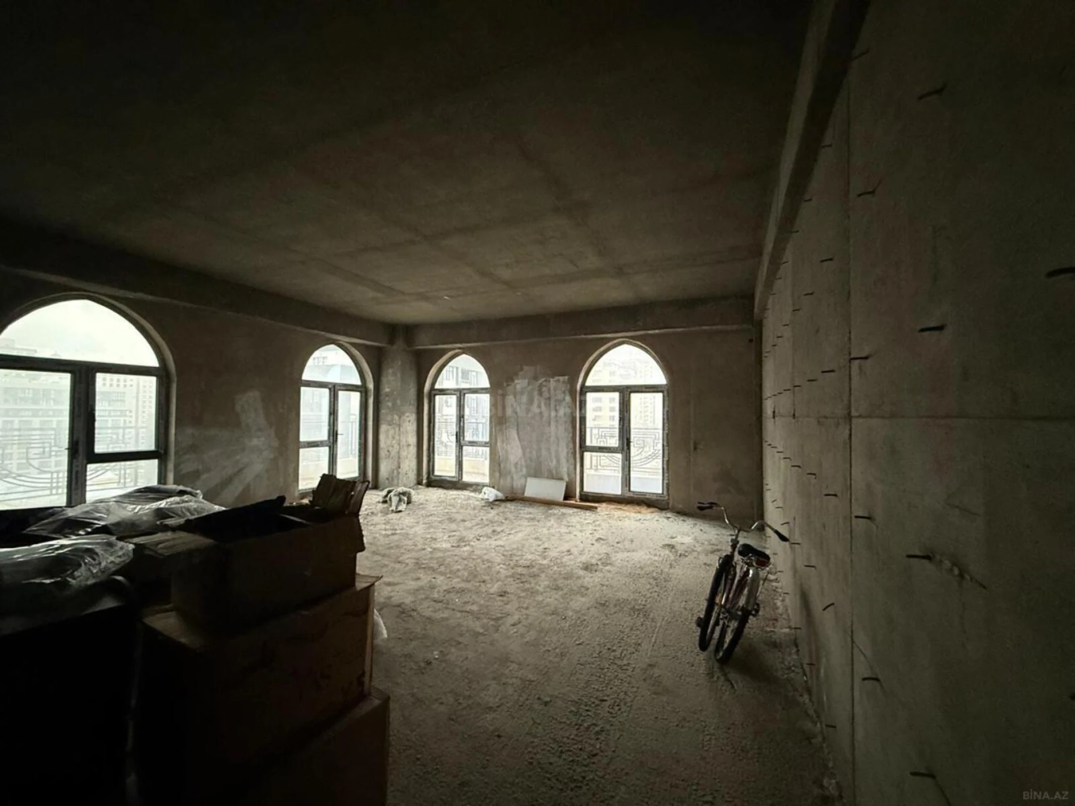 Satılır 3 otaqlı mənzil 168 m²