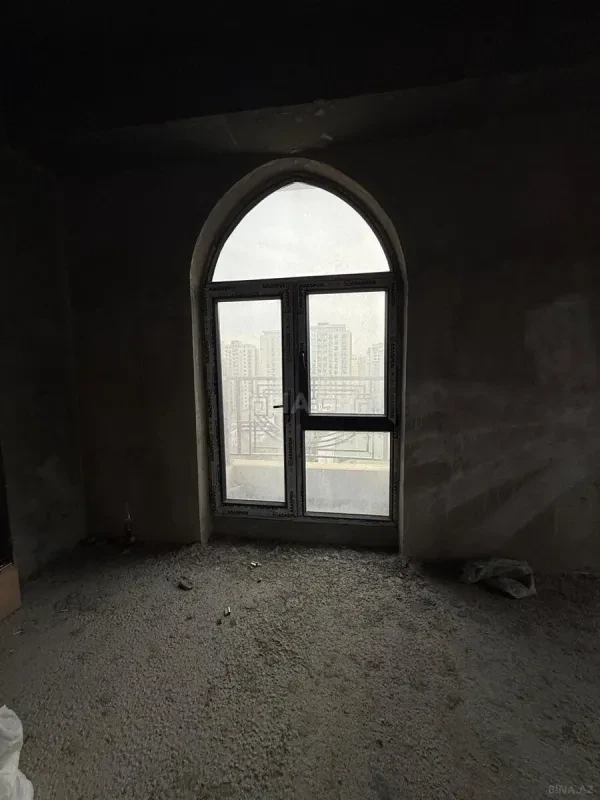 Satılır 3 otaqlı mənzil 168 m²