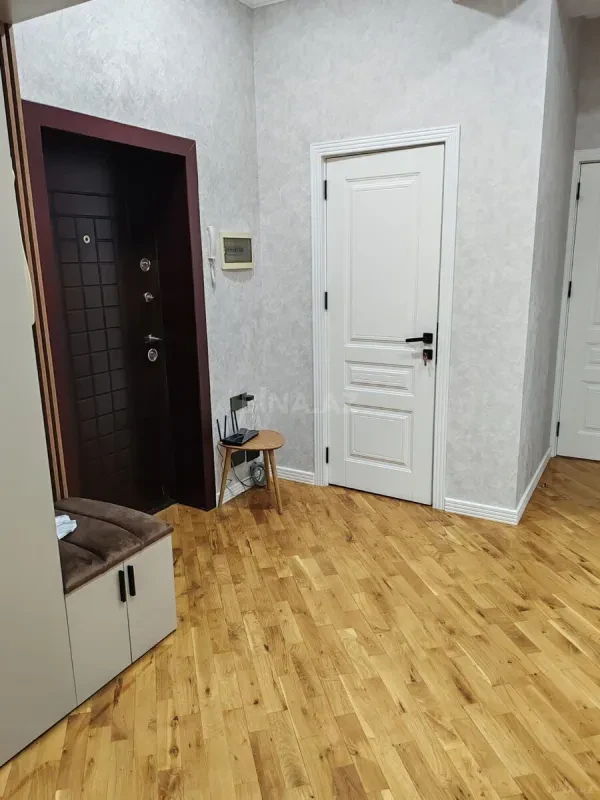 Kirayə verilir 2 otaqlı mənzil 75 m²
