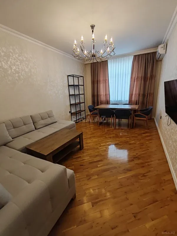 Kirayə verilir 2 otaqlı mənzil 75 m²