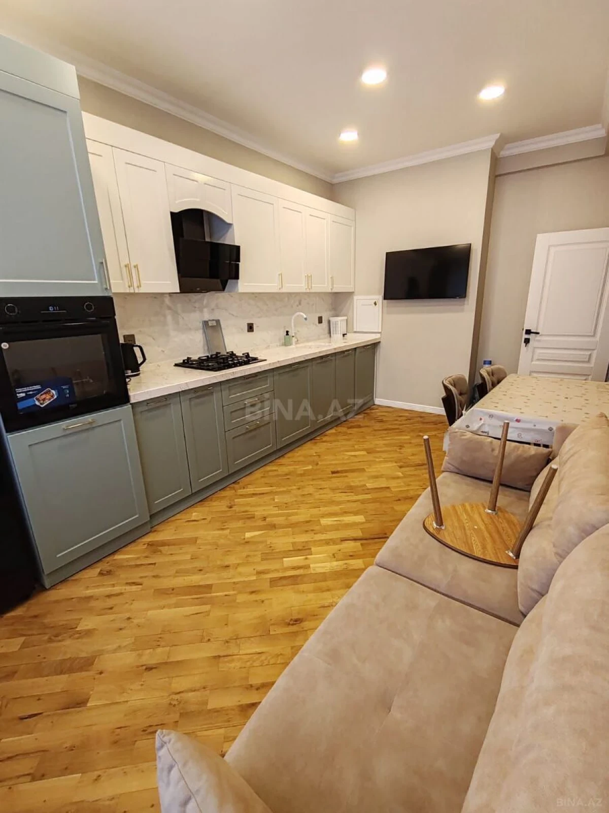 Kirayə verilir 2 otaqlı mənzil 75 m²