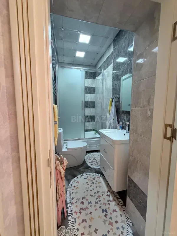 Satılır 6 otaqlı mənzil 222 m²