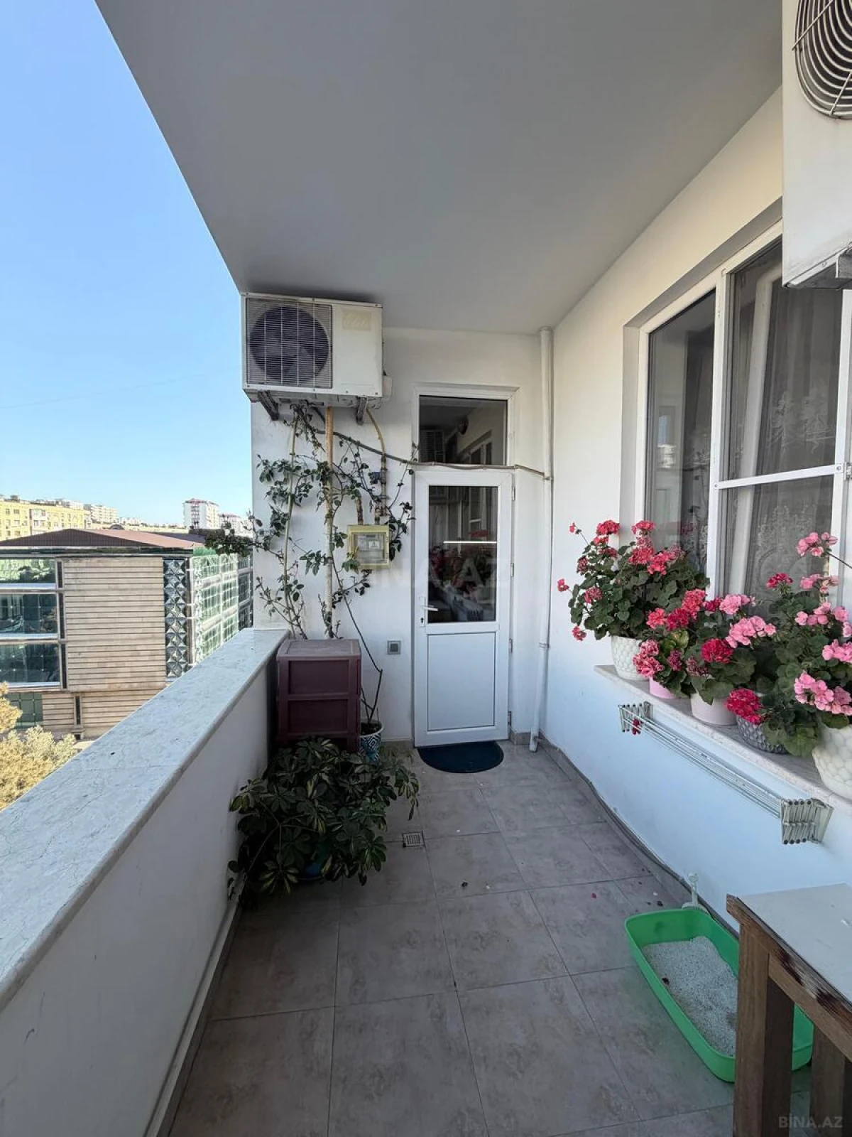 Satılır 6 otaqlı mənzil 222 m²