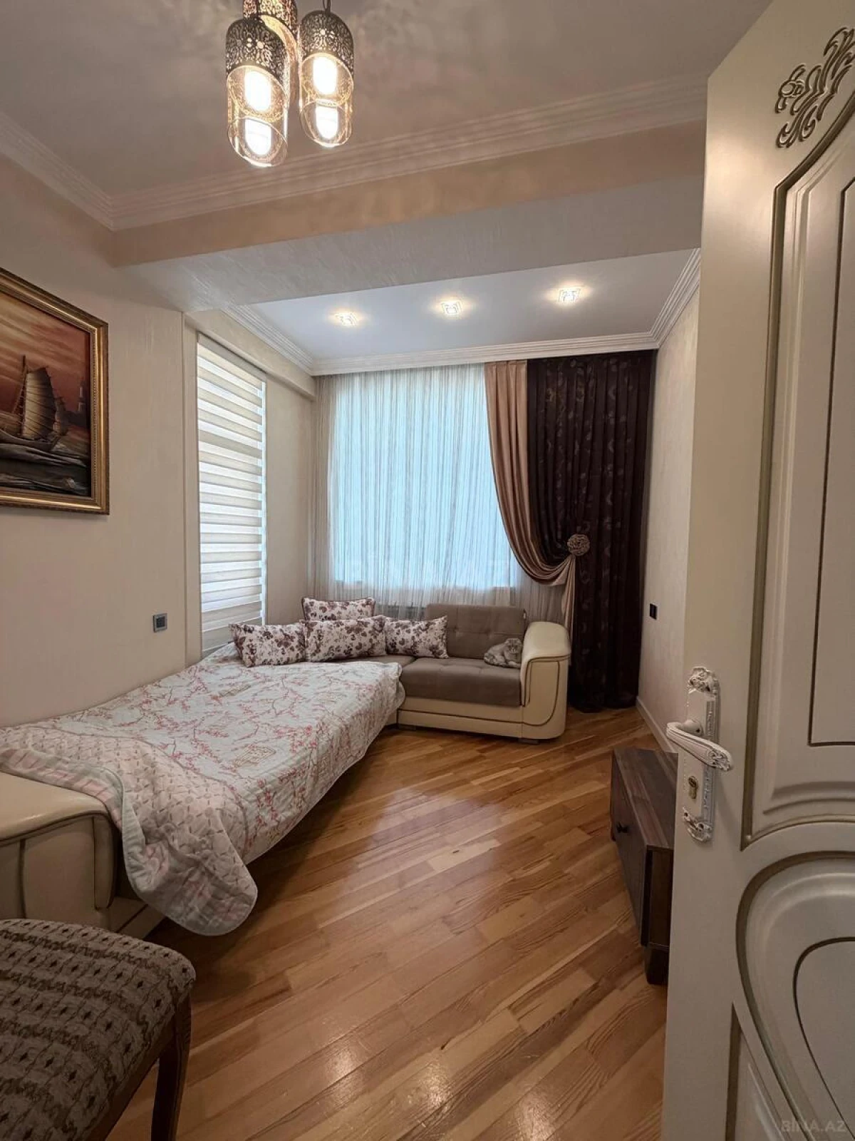 Satılır 6 otaqlı mənzil 222 m²