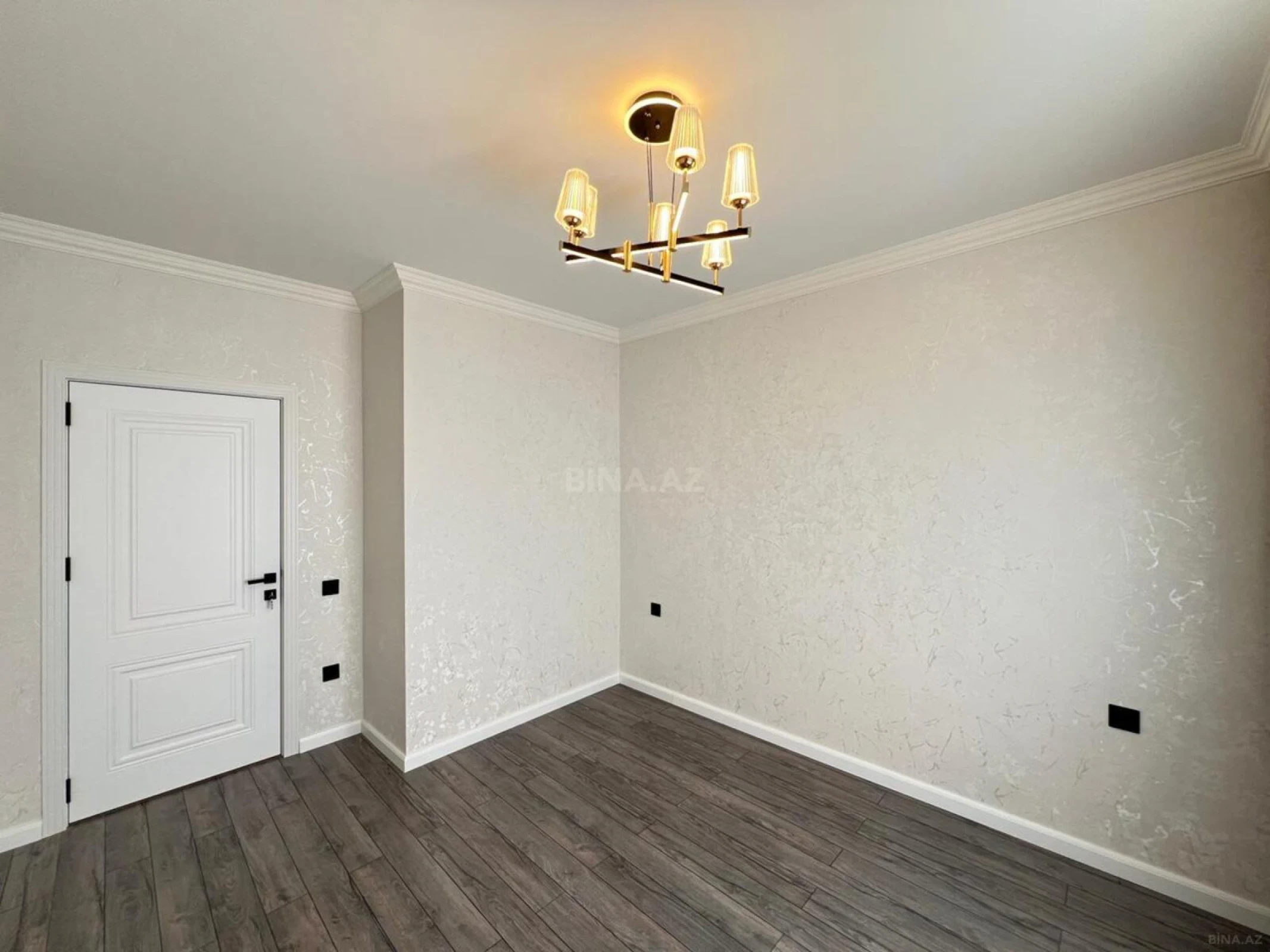 Satılır 2 otaqlı mənzil 65 m²