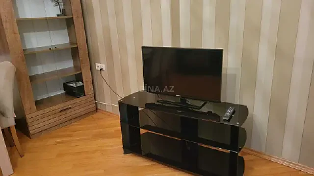 Kirayə verilir 2 otaqlı mənzil 92 m²