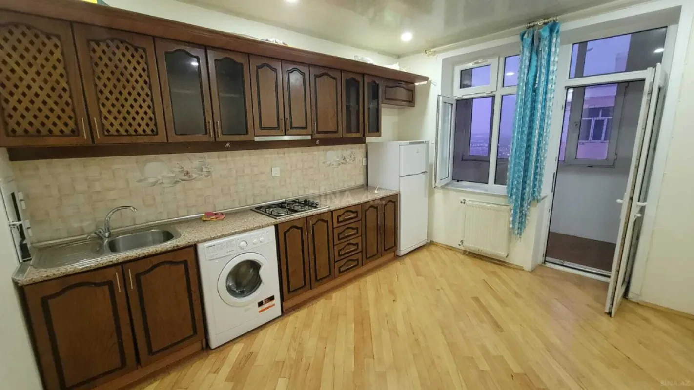 Kirayə verilir 2 otaqlı mənzil 92 m²