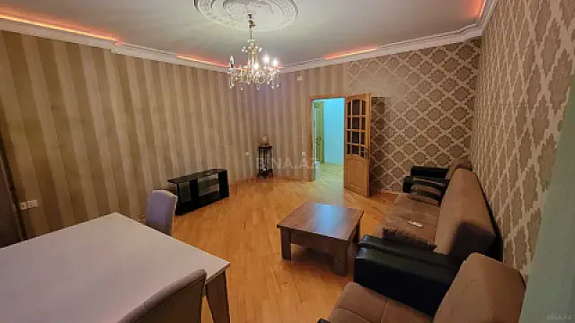 Kirayə verilir 2 otaqlı mənzil 92 m²