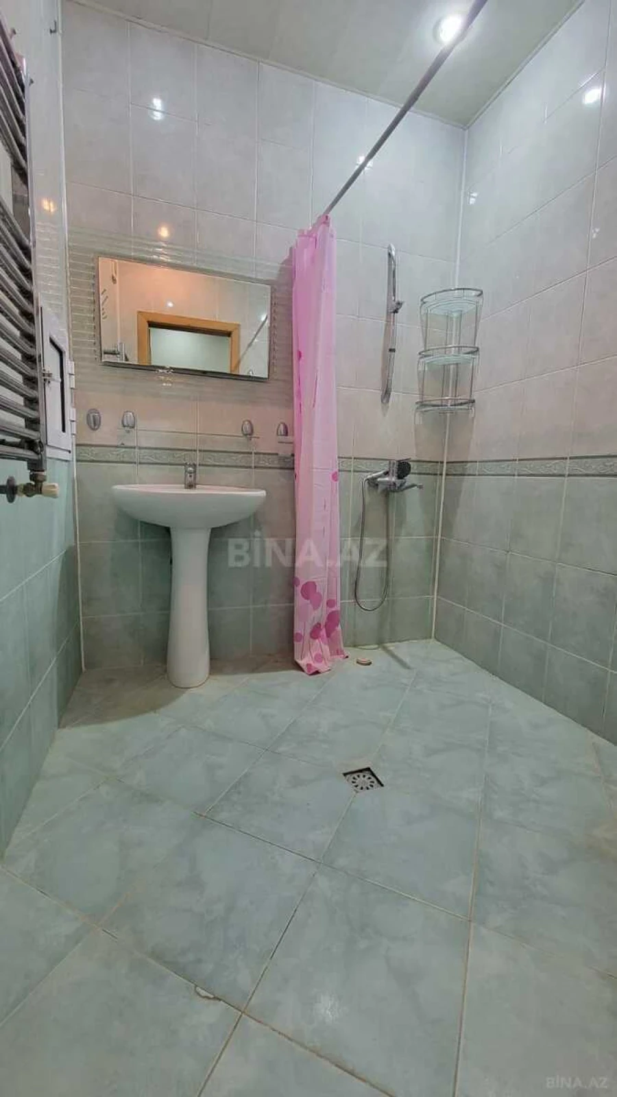 Kirayə verilir 2 otaqlı mənzil 92 m²