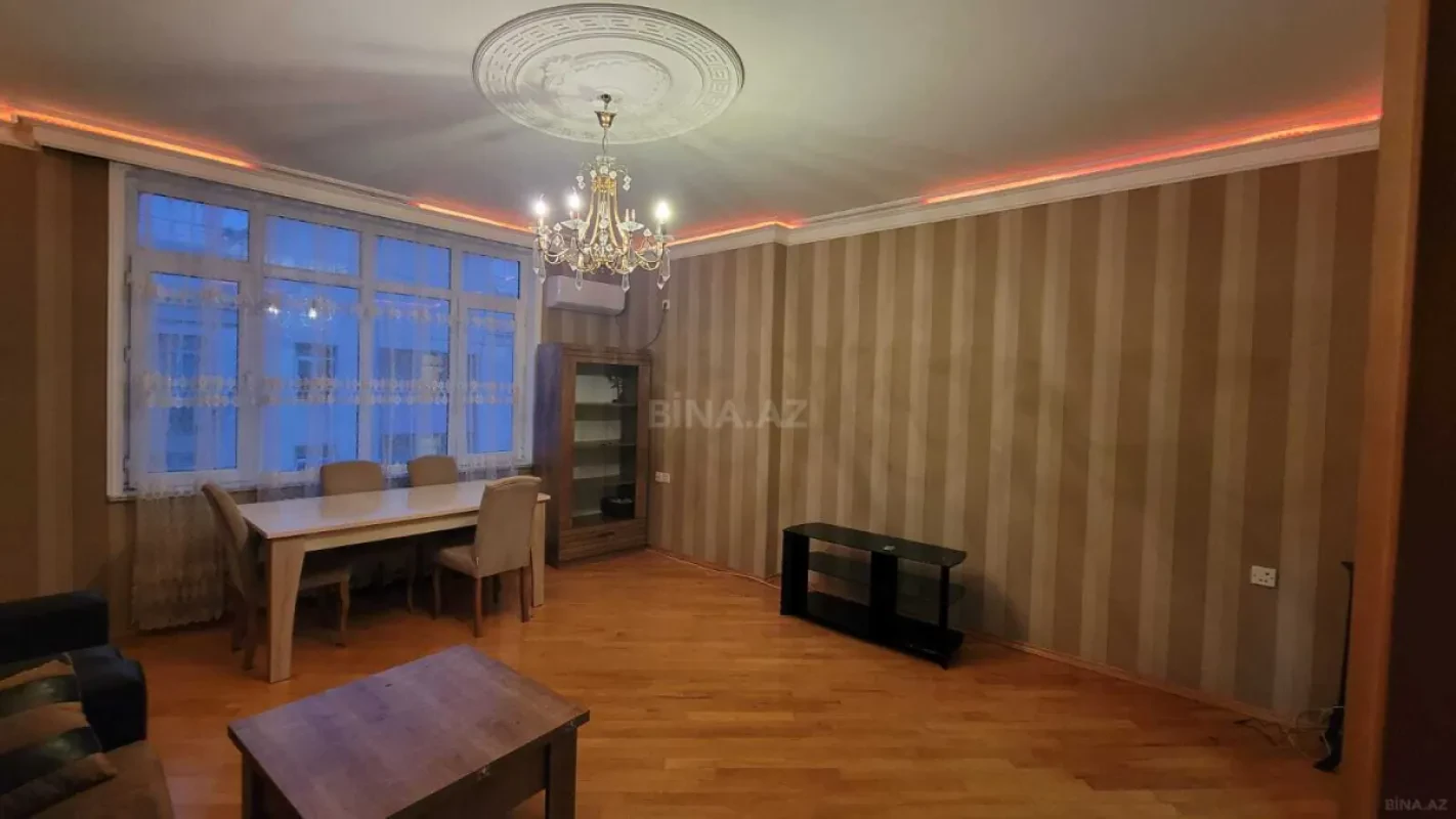 Kirayə verilir 2 otaqlı mənzil 92 m²