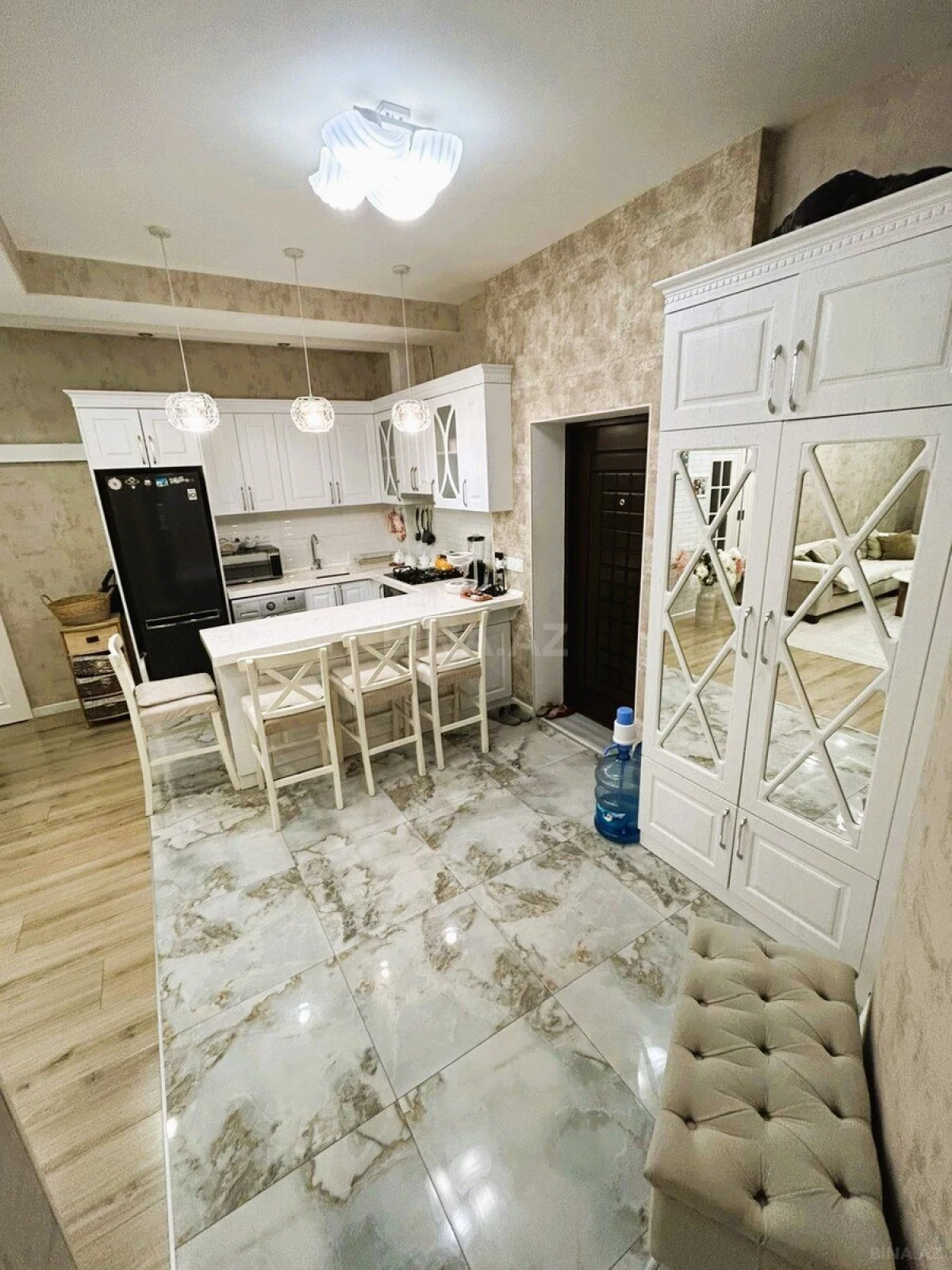 Satılır 4 otaqlı mənzil 87 m²
