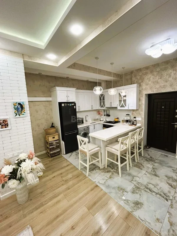 Satılır 4 otaqlı mənzil 87 m²
