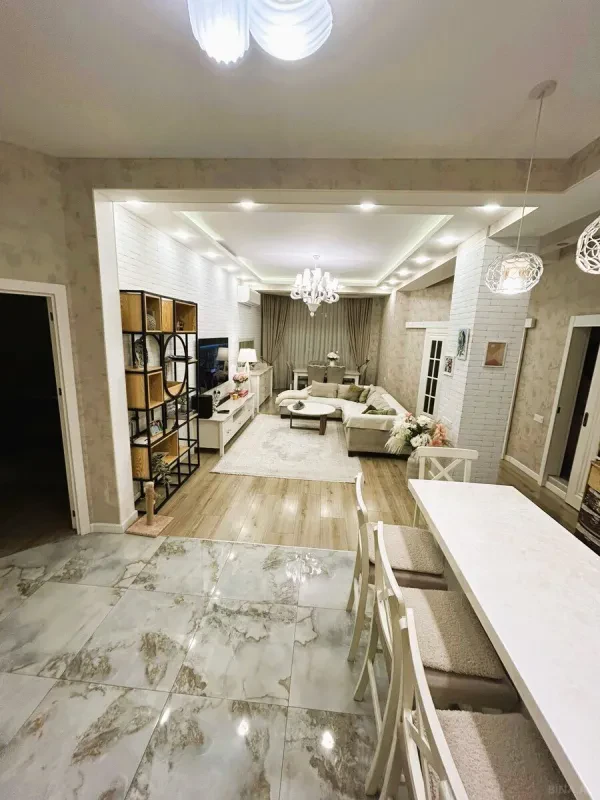 Satılır 4 otaqlı mənzil 87 m²