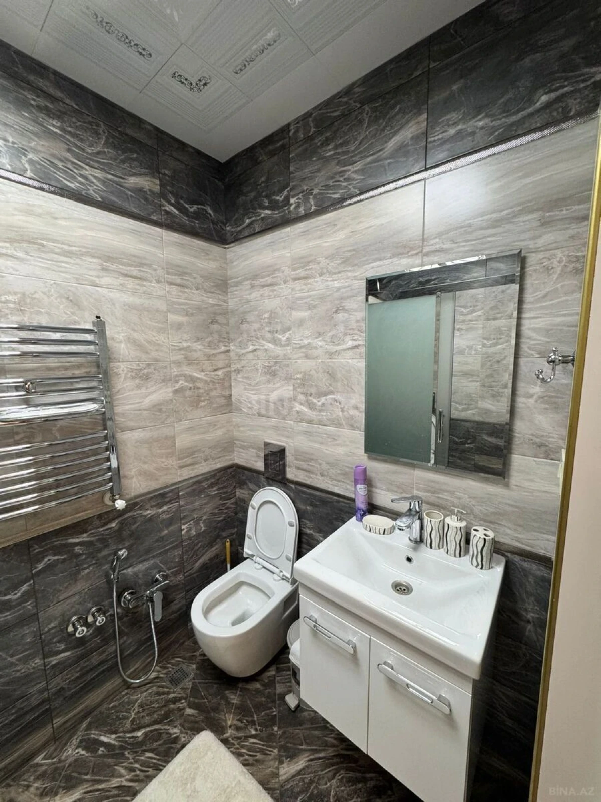 Kirayə verilir 3 otaqlı mənzil 150 m²