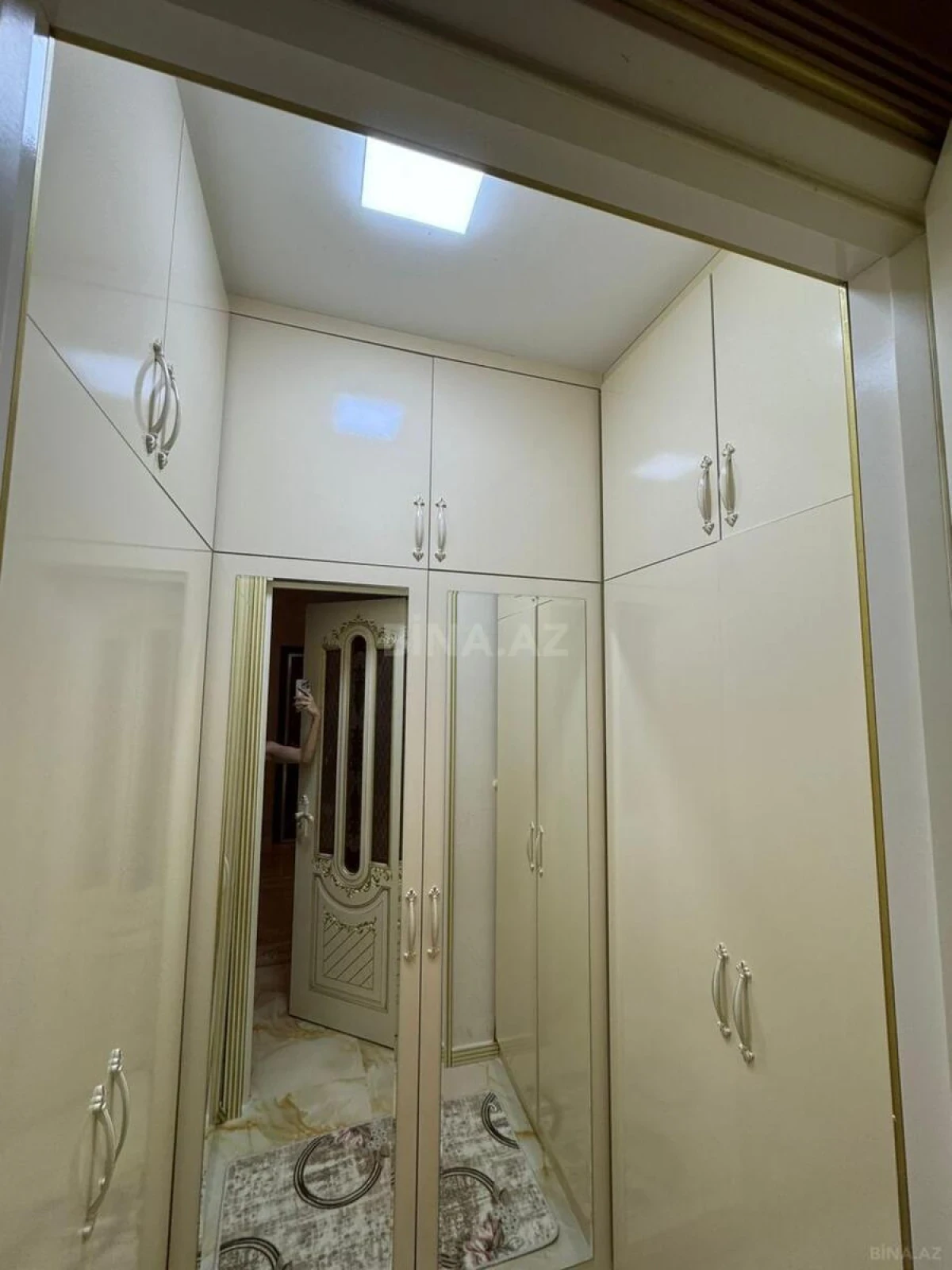 Kirayə verilir 3 otaqlı mənzil 150 m²