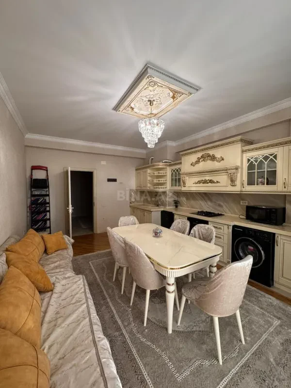 Kirayə verilir 3 otaqlı mənzil 150 m²