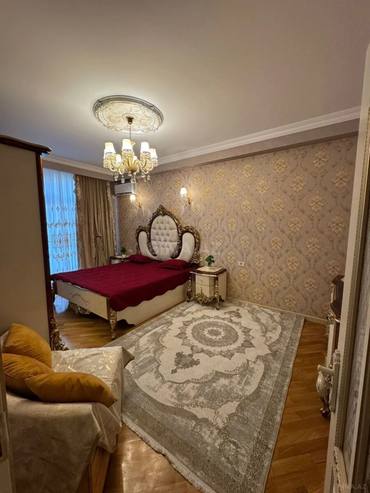 Kirayə verilir 3 otaqlı mənzil 150 m²