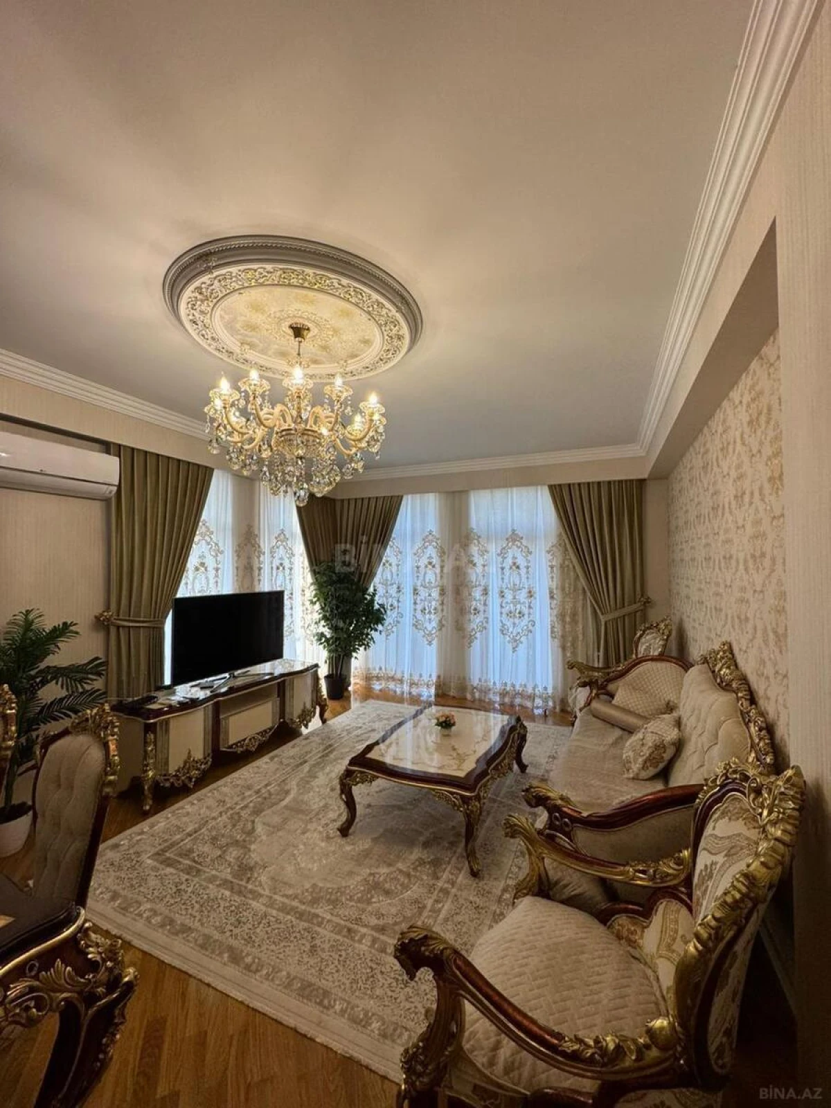 Kirayə verilir 3 otaqlı mənzil 150 m²