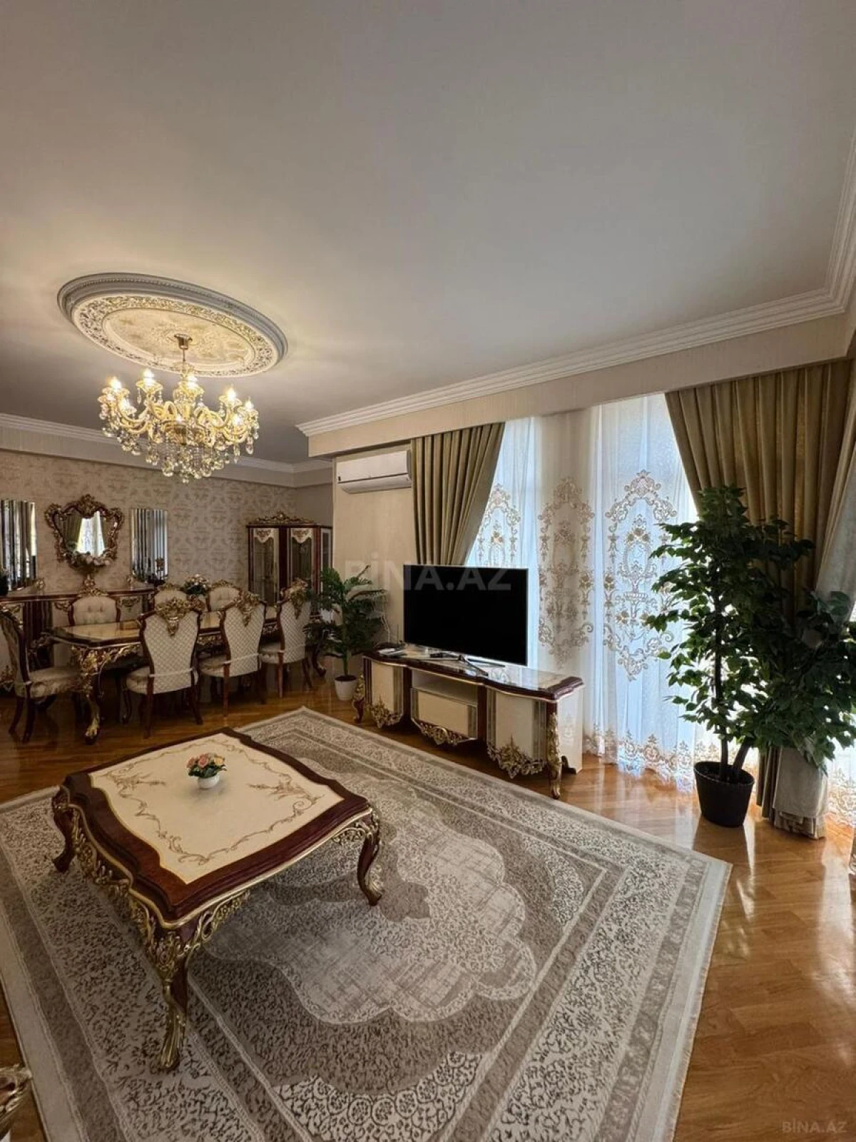 Kirayə verilir 3 otaqlı mənzil 150 m²