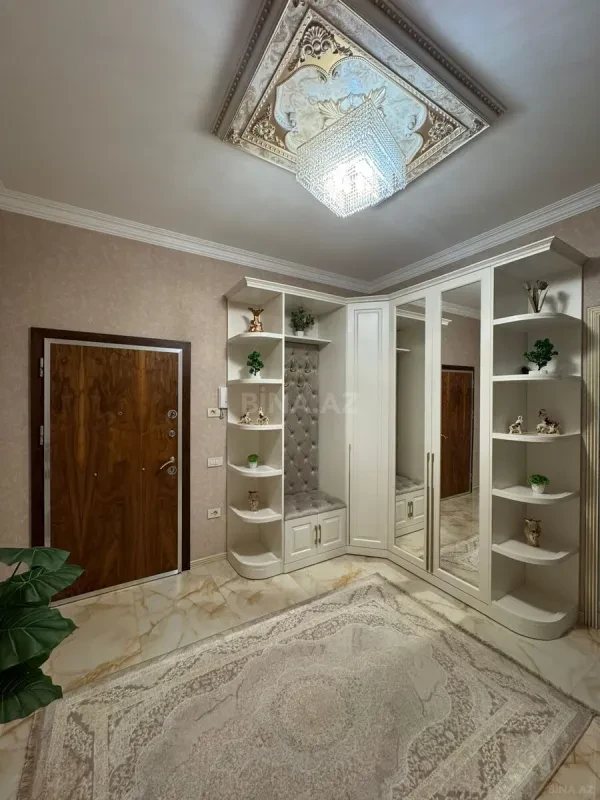 Kirayə verilir 3 otaqlı mənzil 150 m²