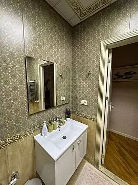 Kirayə verilir 3 otaqlı mənzil 150 m²
