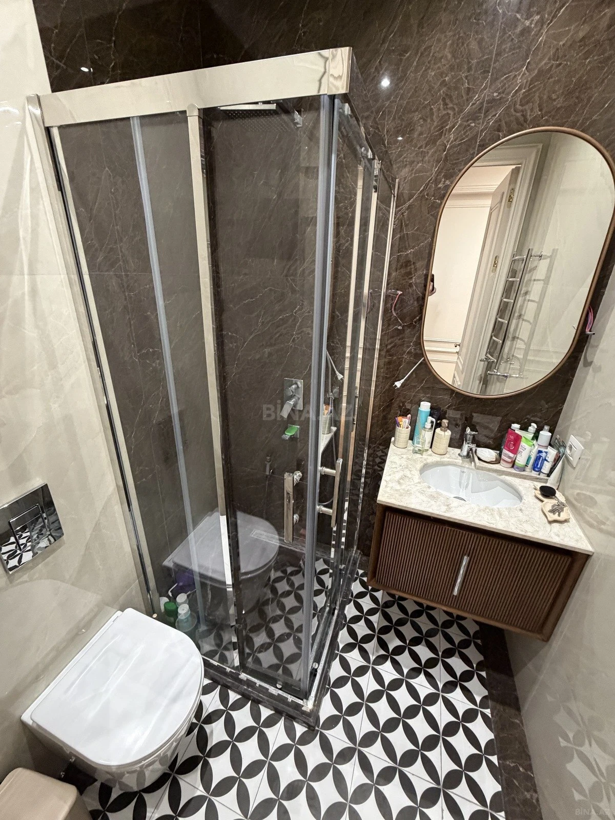 Satılır 4 otaqlı mənzil 210 m²