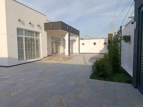 Satılır 4 otaqlı həyət evi 165 m²
