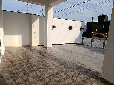 Satılır 4 otaqlı həyət evi 165 m²