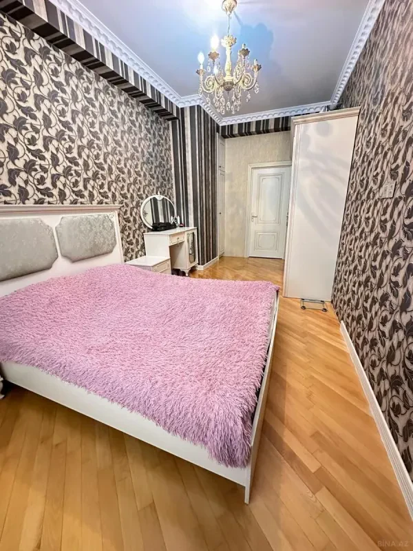 Satılır 3 otaqlı mənzil 98 m²