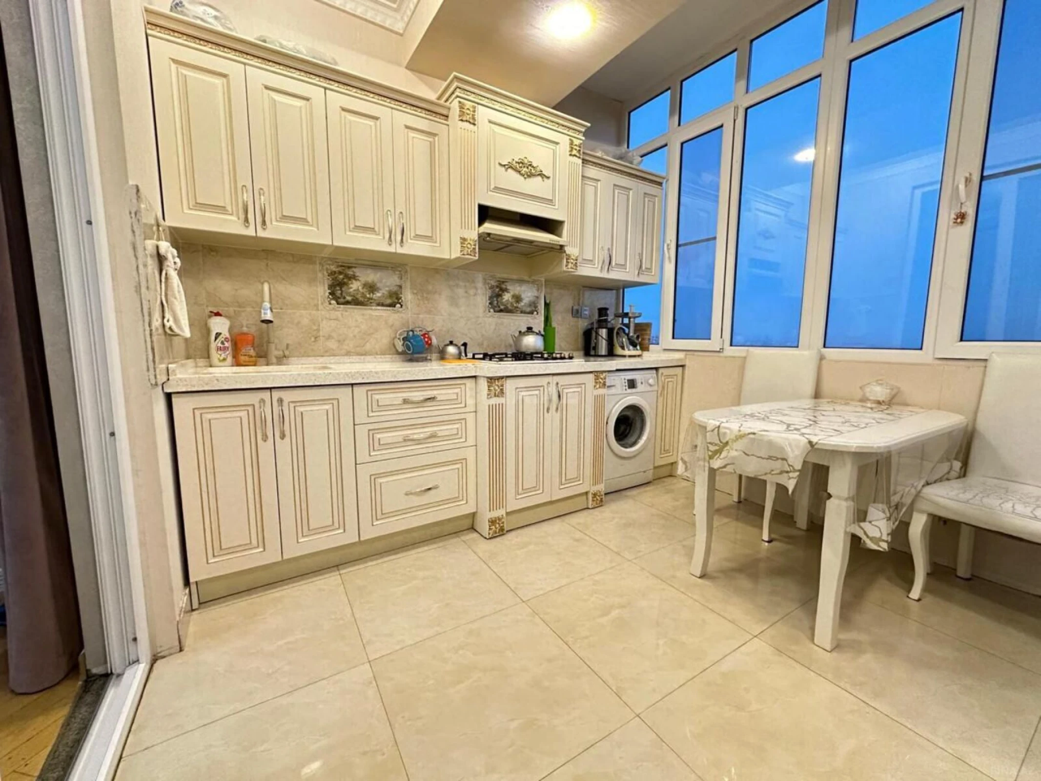 Satılır 3 otaqlı mənzil 98 m²