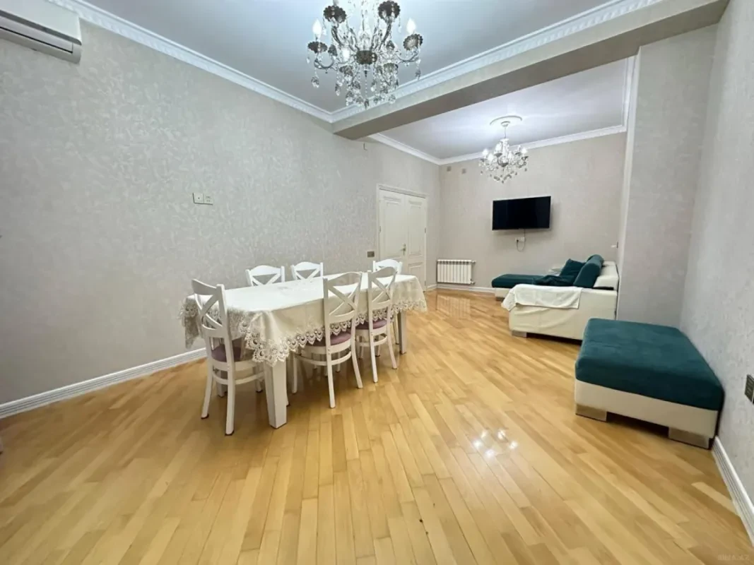 Satılır 3 otaqlı mənzil 98 m²
