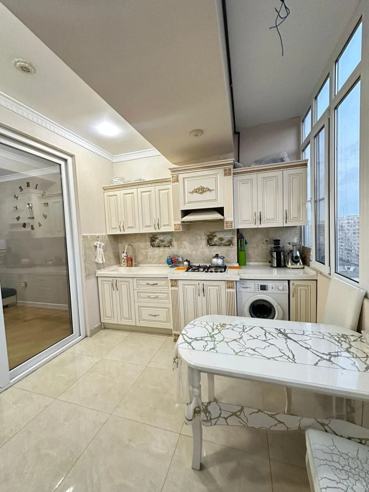 Satılır 3 otaqlı mənzil 98 m²