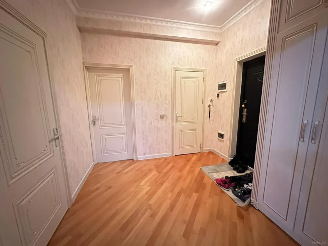 Satılır 3 otaqlı mənzil 98 m²