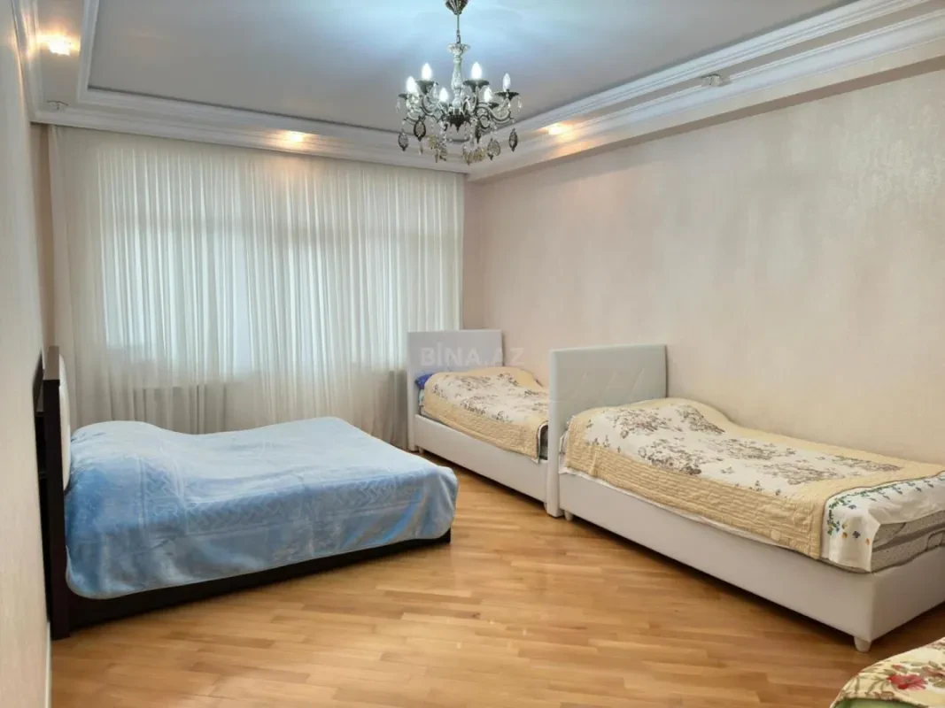 Satılır 3 otaqlı mənzil 98 m²