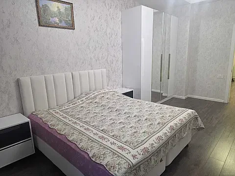 Satılır 2 otaqlı mənzil 97 m²