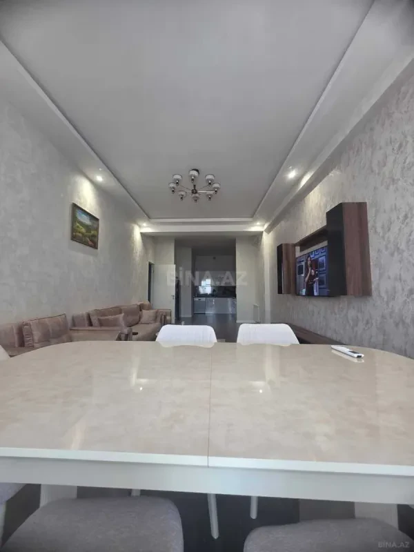 Satılır 2 otaqlı mənzil 97 m²