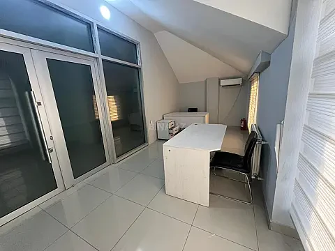 Kirayə verilir 1 otaqlı ofis 20 m²
