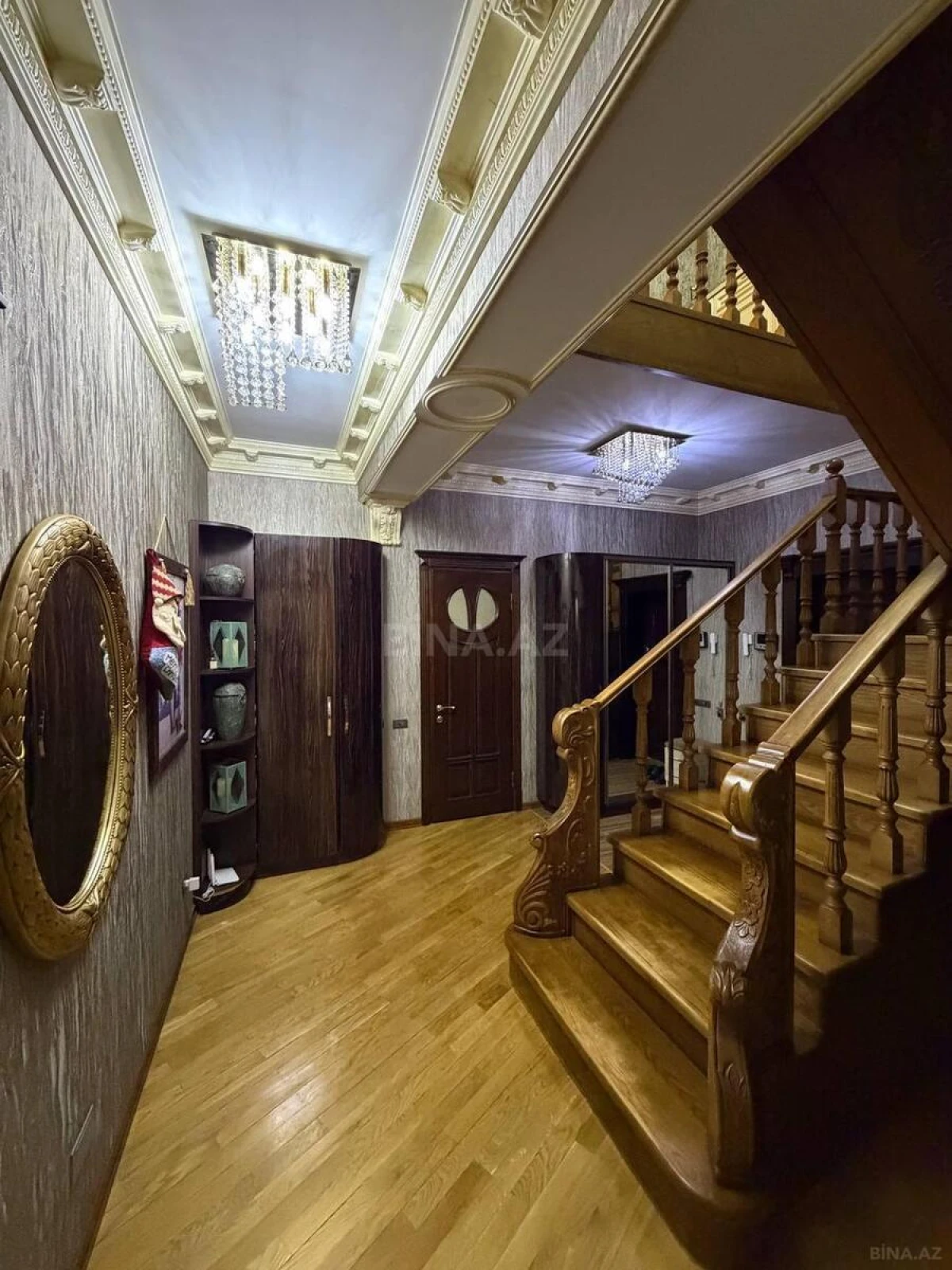 Satılır 5 otaqlı mənzil 214 m²