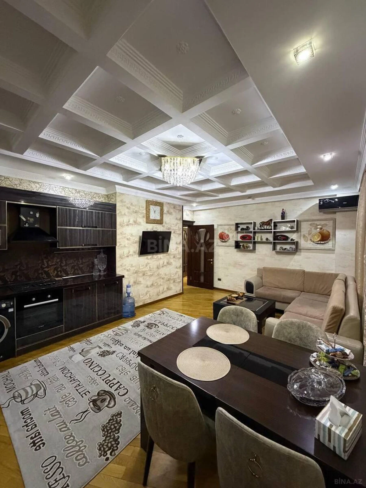 Satılır 5 otaqlı mənzil 214 m²