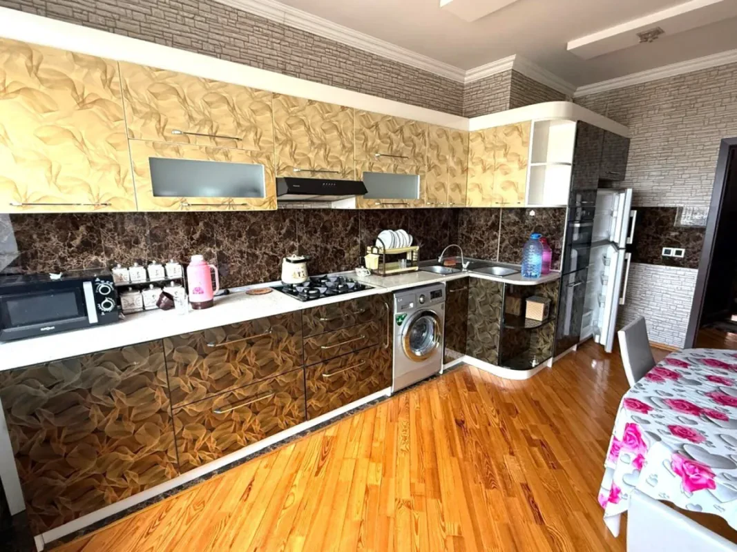 Satılır 2 otaqlı mənzil 75 m²