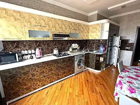 Satılır 2 otaqlı mənzil 75 m²