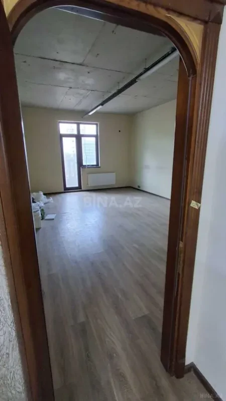 Satılır 3 otaqlı mənzil 130 m²