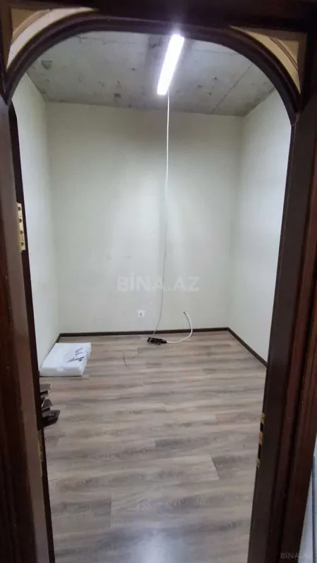 Satılır 3 otaqlı mənzil 130 m²