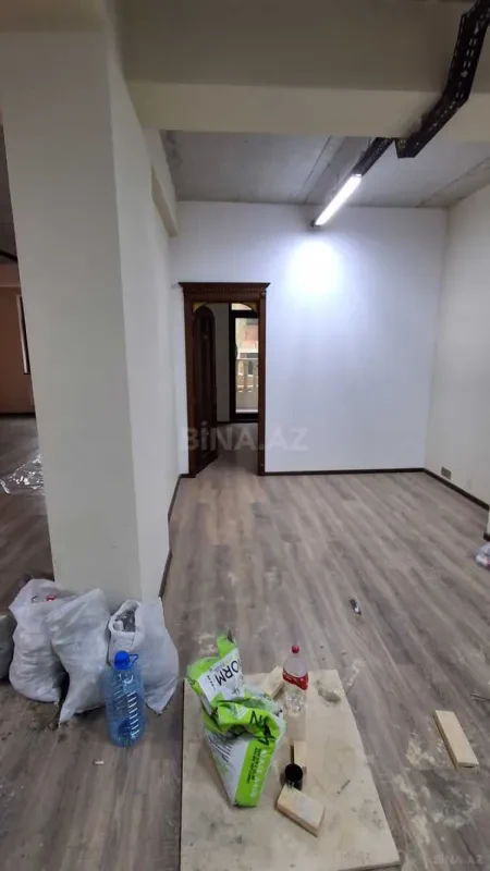 Satılır 3 otaqlı mənzil 130 m²