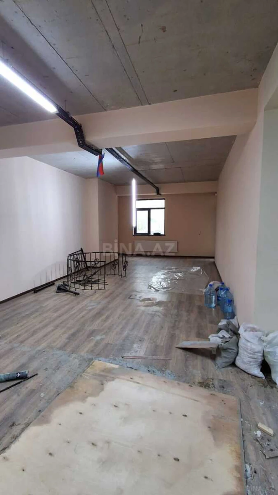 Satılır 3 otaqlı mənzil 130 m²