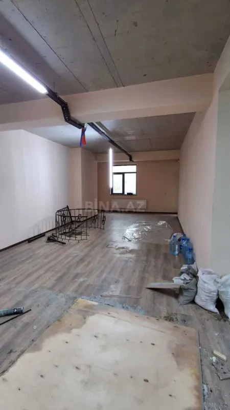 Satılır 3 otaqlı mənzil 130 m²