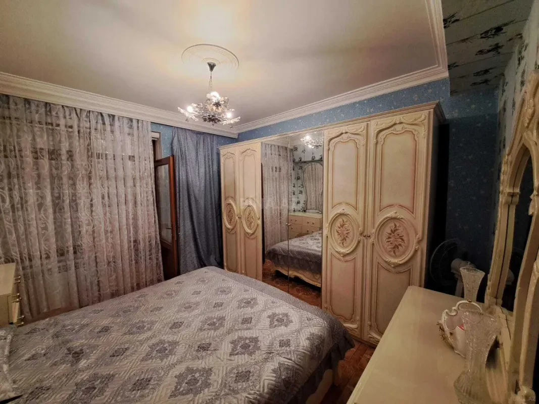 Satılır 4 otaqlı mənzil 95 m²