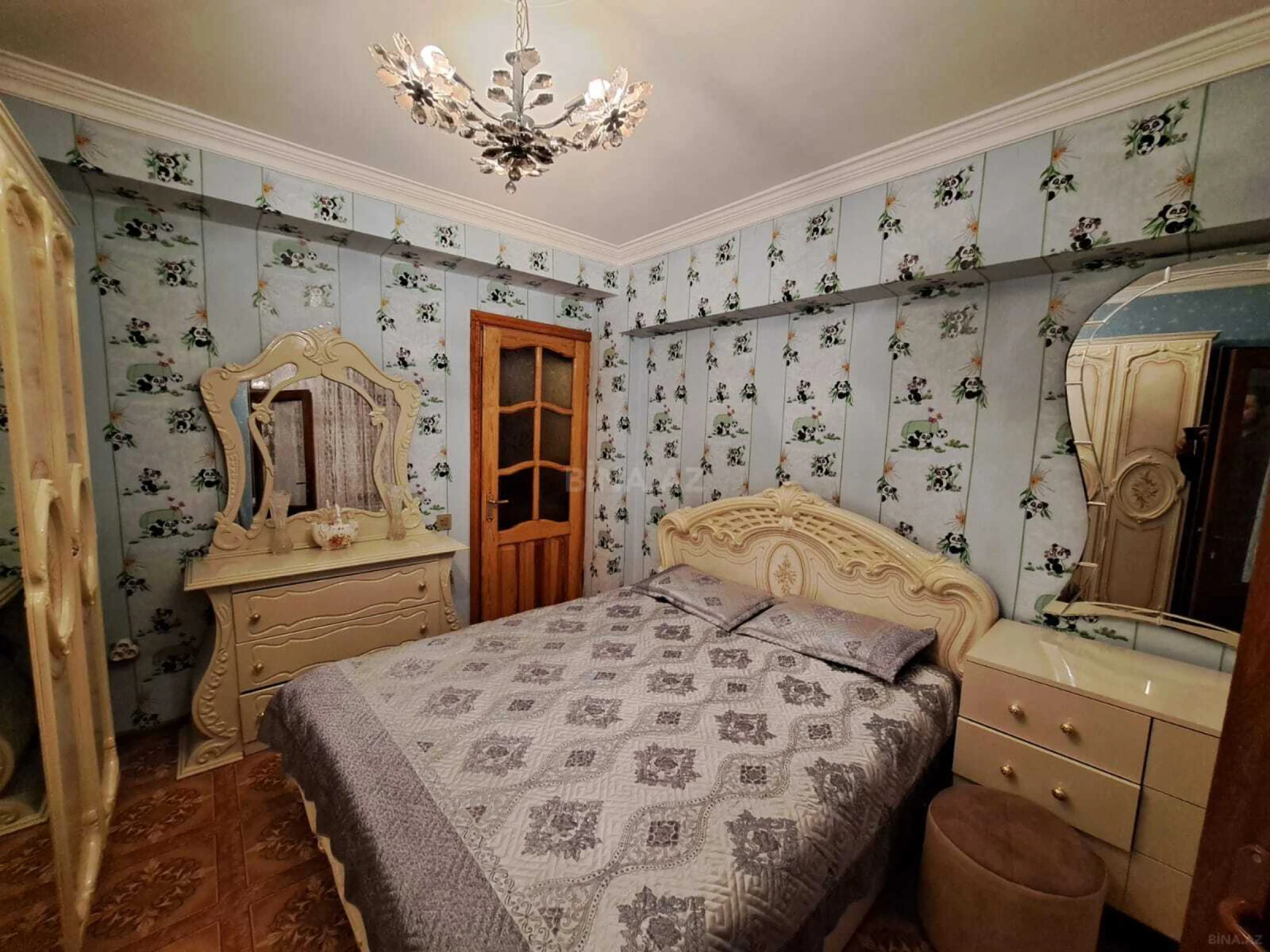 Satılır 4 otaqlı mənzil 95 m²