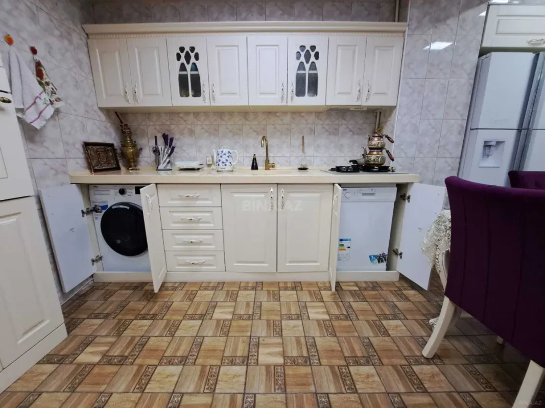 Satılır 4 otaqlı mənzil 95 m²