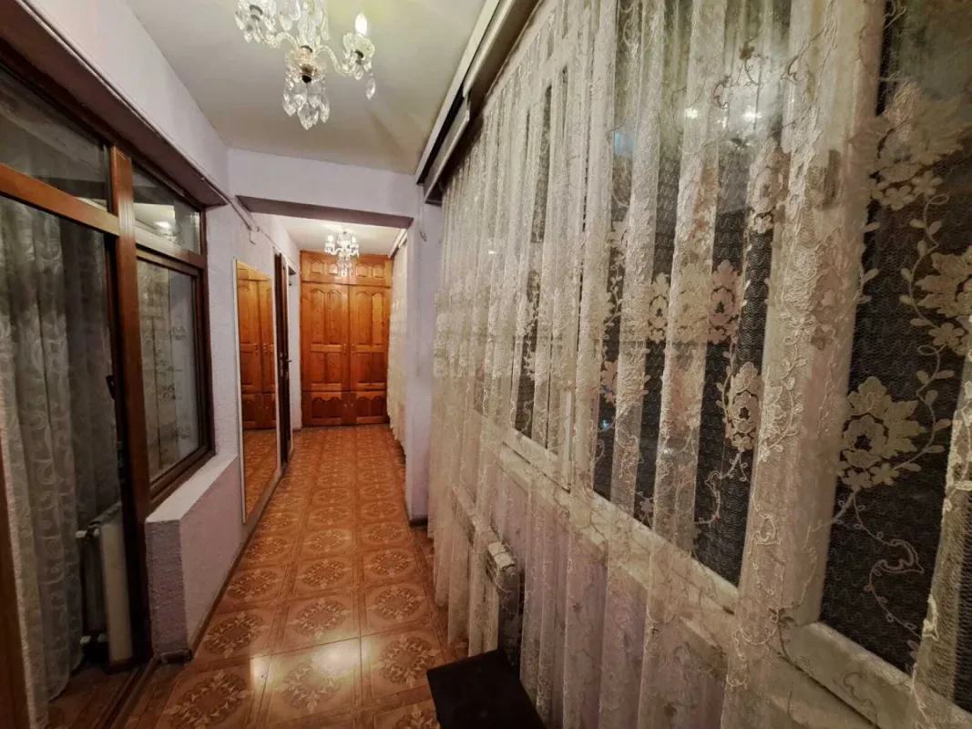 Satılır 4 otaqlı mənzil 95 m²